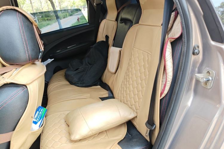 Used FORTHING Joyear X5 2013 1.6L Manual Luxury Model China IV Standard
