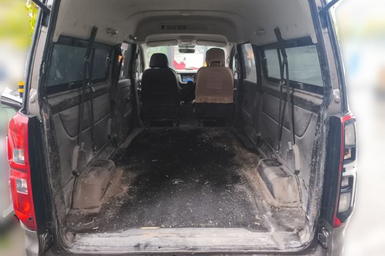 Used Jinbei Gold Hiace M Classic 2022 1.5L Travel Lion Passenger Van 7 Seats Trunk