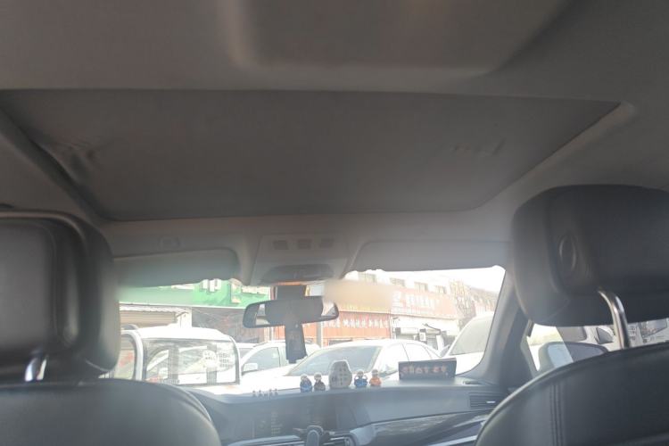 Used BMW 5 Series 2013 525Li Luxury Model
