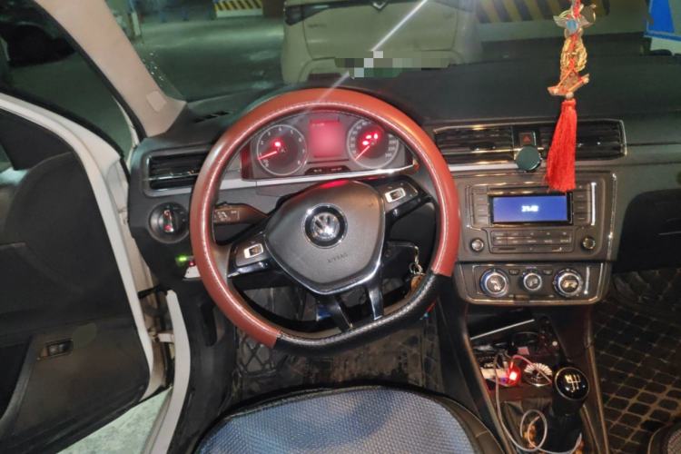 Used Volkswagen Santana 2016 1.6L Manual Comfort Edition
