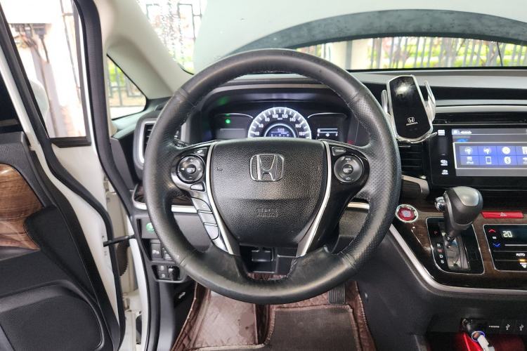 Used Honda Odyssey 2015 Updated Version 2.4L Smart Edition Steering Wheel