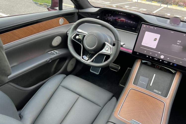 Used Hima Stelato S9 2024 All-Electric Max Rear-Drive Long-Range Version Interior 5