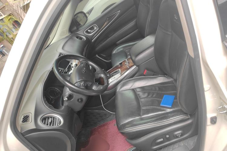 Used Infiniti JX 2013 JX35 Two-Wheel-Drive Excellence Edition
