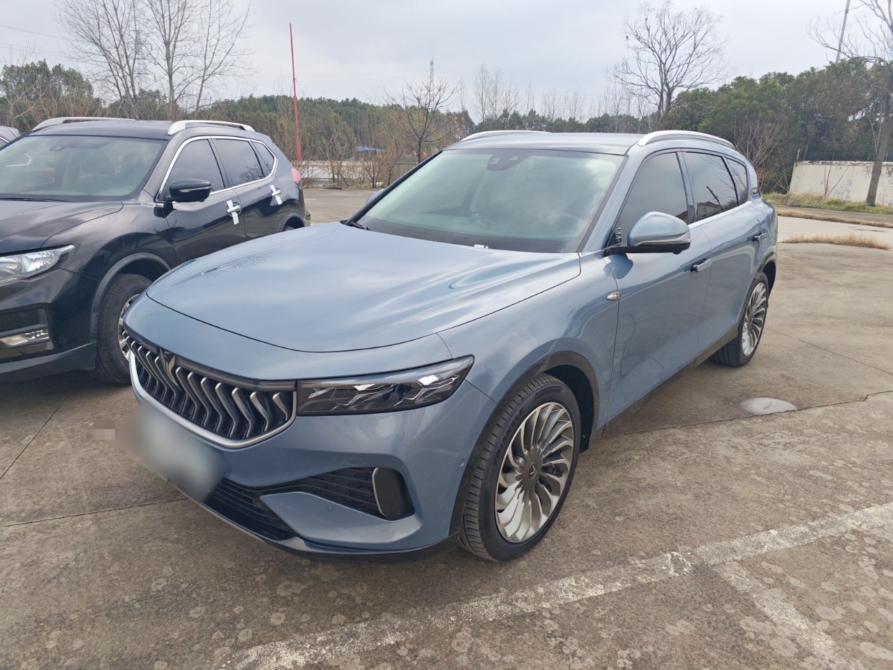 Под передней частью автомобиля