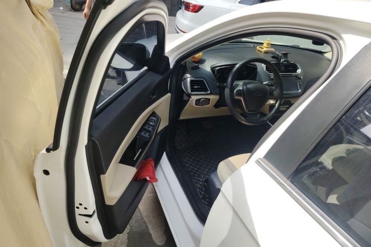 Used Ford Escort 2015 1.5L Automatic Fashion Model Driver Seat