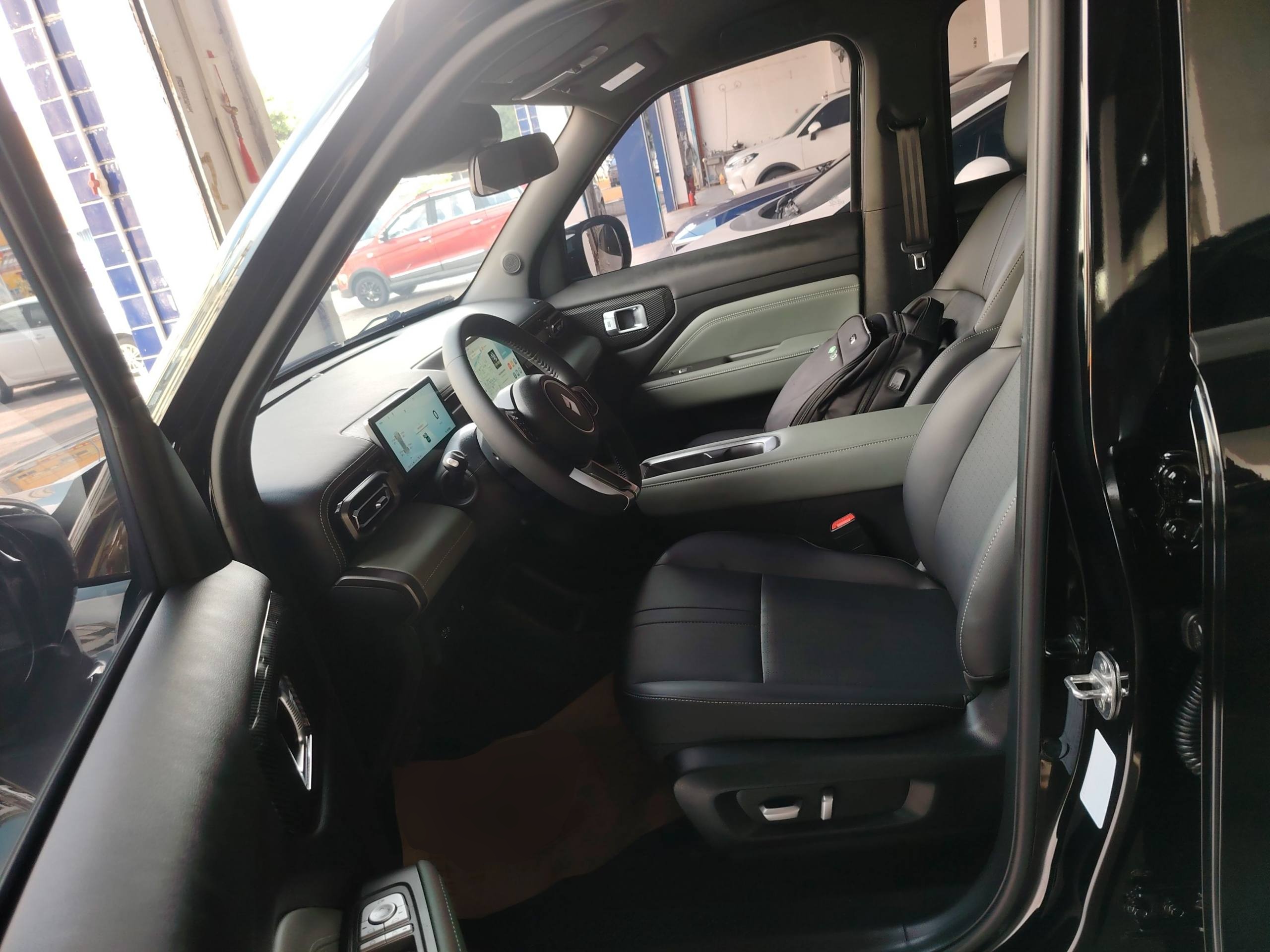 Переднее сиденье в автомобиле