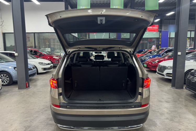 Used Skoda Kodiaq 2021 TSI330 7-Seater Two-Wheel-Drive Luxury Plus Edition
