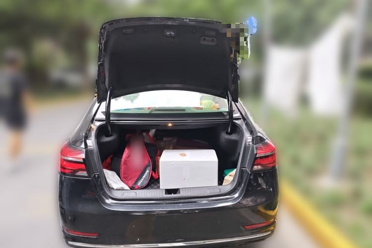 Used Roewe e950 2016 1.4T Luxury Edition Trunk