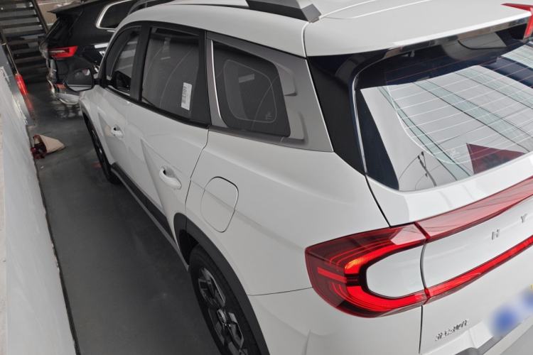 Used Hyundai ix35 2023 Musso 2.0L Deluxe Edition DLX
