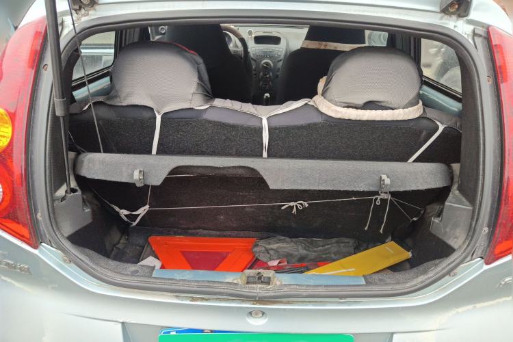 Used BYD F0 2011 Shangku Edition 1.0L Yuexiu Model Trunk