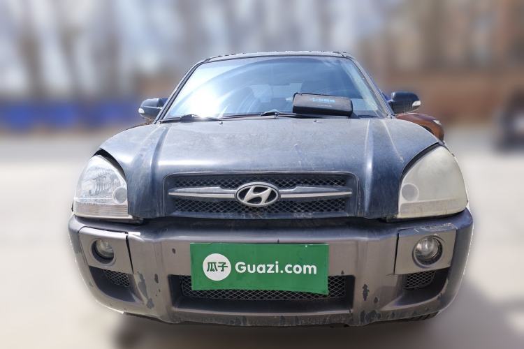 Used Hyundai Tucson 2009 2.0L Automatic Two-Wheel Drive with Sunroof Front