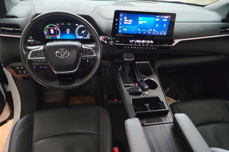 Used Toyota SIENNA 2023 2.5L Hybrid Ultimate Edition