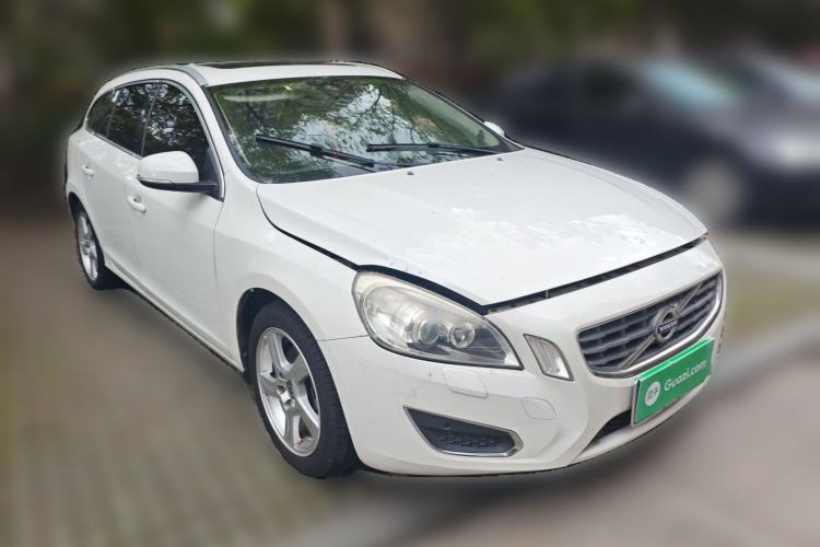 Used Volvo V60 2013 T5 Smart Edition Front Right 45 Deg