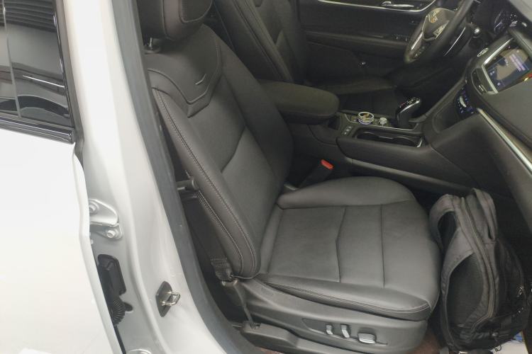 Used Cadillac XT5 2022 2.0T Four-Wheel Drive Luxury Version (Hummingbird Edition) Right Front Seat