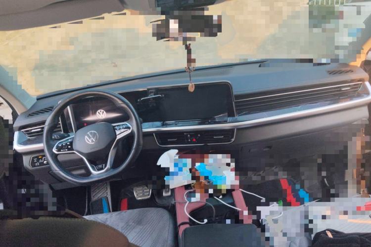 Used Volkswagen Tavendor 2023 380TSI Four-Wheel Drive R-Line Cruise Edition Center Console