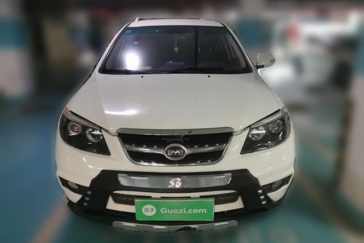 Used BYD S6 2013 Platinum Edition 2.0L Manual Luxury Model
