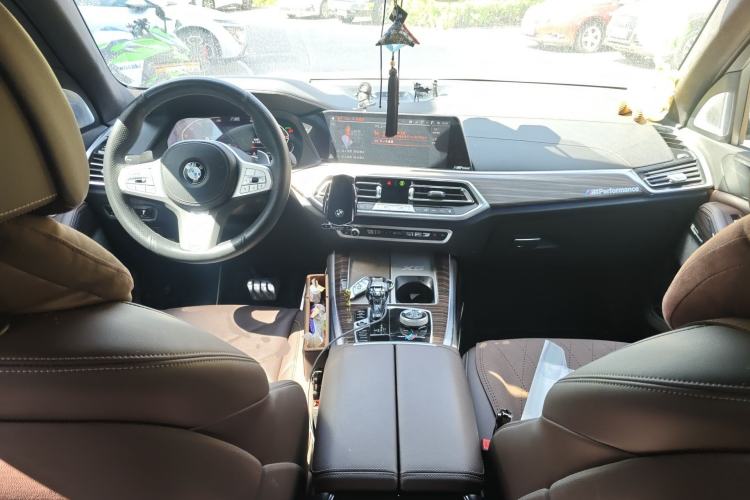 Used BMW X5 2022 xDrive 40Li M Sport Package Center Console