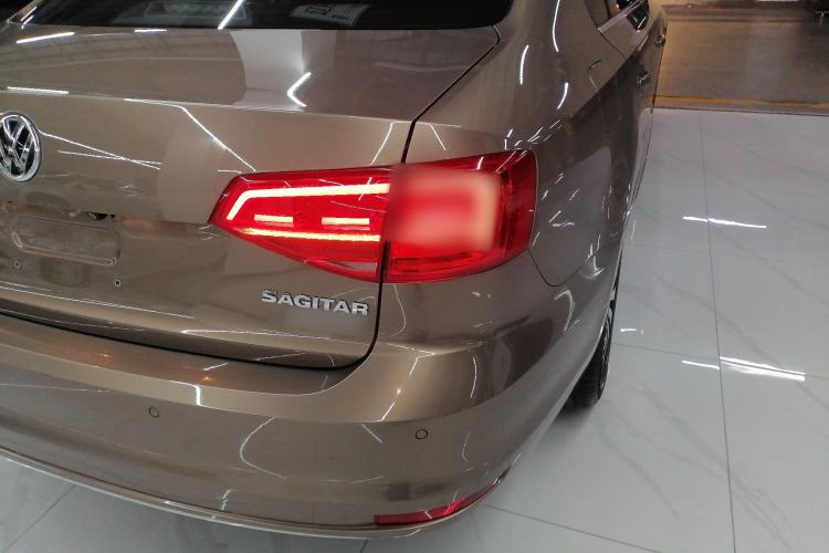 Used Volkswagen Sagitar 2017 230TSI Automatic Comfort Version
