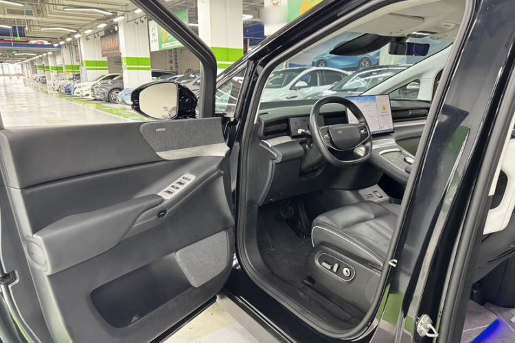 Used XPeng X9 2024 702 Ultra-Long Range Max