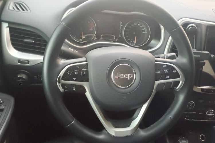 Used Jeep Cherokee 2016 2.4L Professional Edition
