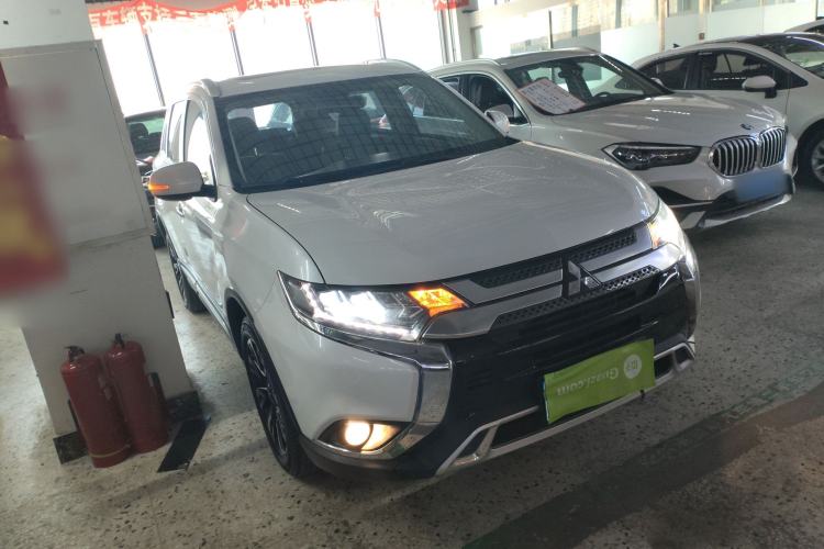 Used Mitsubishi Outlander 2020 2.4L 4x4 Zhi Xiang Edition 5 Seats
