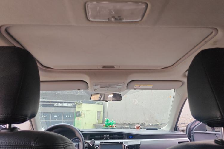 Used Toyota Levin 2016 Dual-Engine 1.8H GS E-CVT Elite Model with Sunroof
