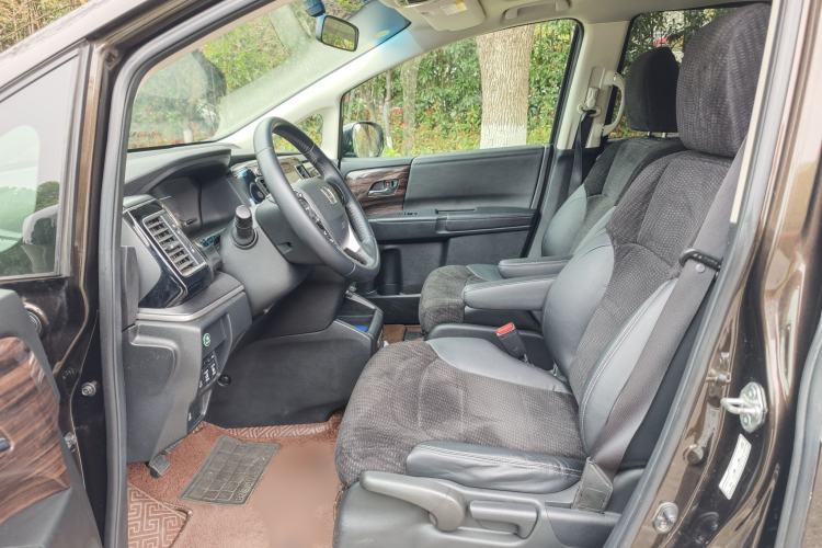 Used Honda Elysion 2016 2.4L Classic Edition Interior 1