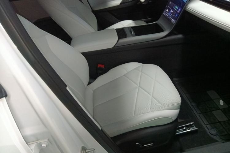 Used Geely Galaxy L6 2023 125km MAX Right Front Seat