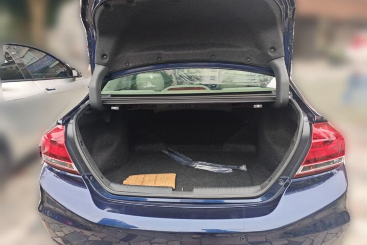 Used Honda Civic 2014 1.8L automatic luxury edition Trunk