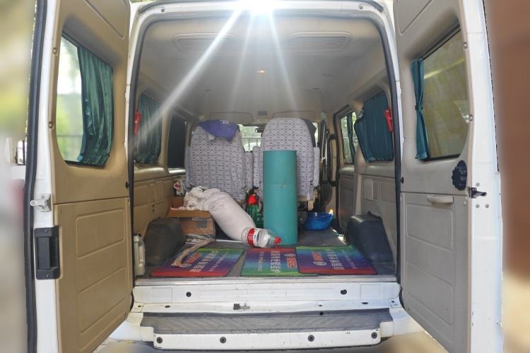 Used Ford Transit Custom 2013 2.4T Diesel Economical Logistics Vehicle Short Wheelbase Mid-Roof China III Standard
