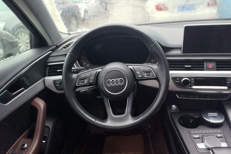 Used Audi A4L 2018 30th Anniversary Edition 40 TFSI Fashion Model
