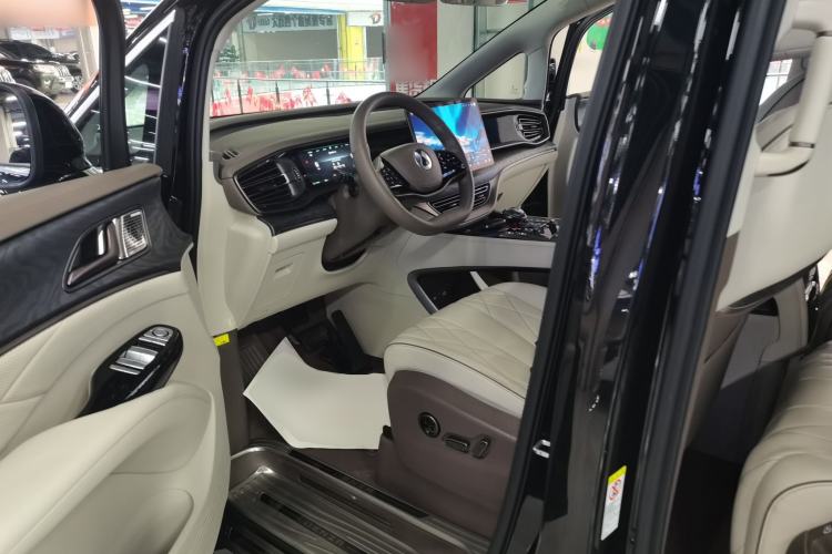 Used Denza D9 2022 DM-i 1040 Prestige Model