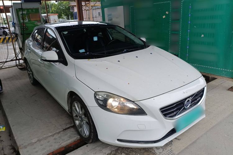 Used Volvo V40 2014 2.0T Zhiyi Version
