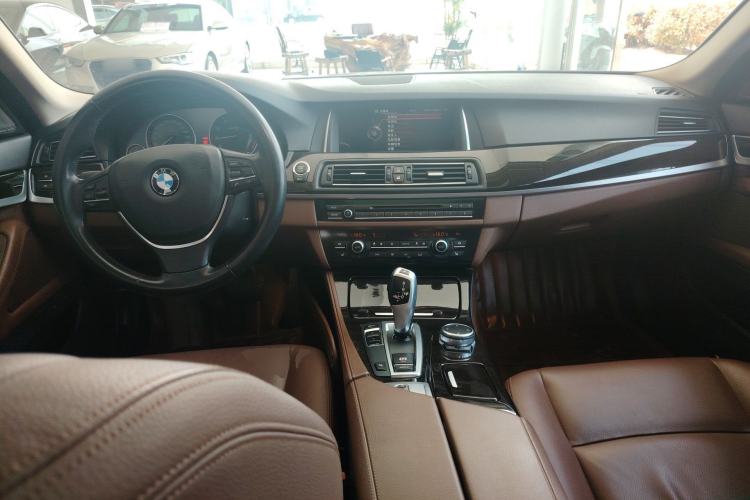Used BMW 5 Series 2014 528Li Leading Model

