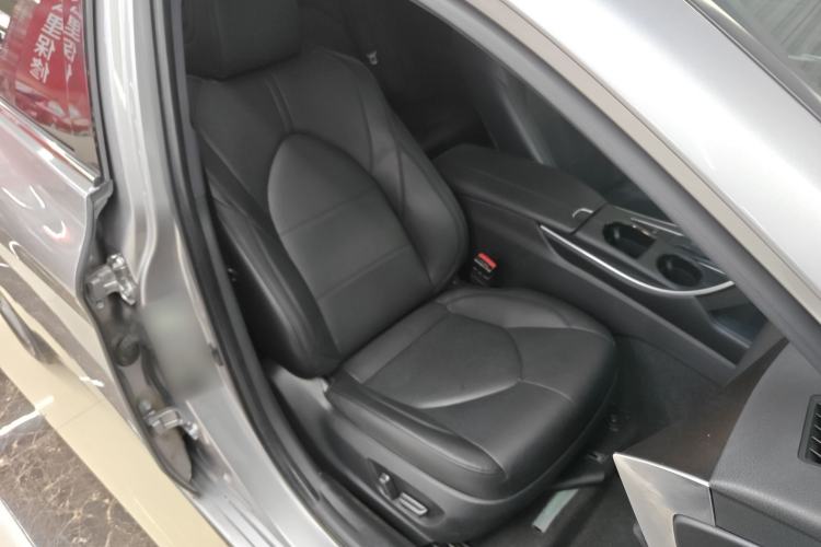 Used Toyota Avalon 2019 2.0L Luxury Edition China VI Standard
