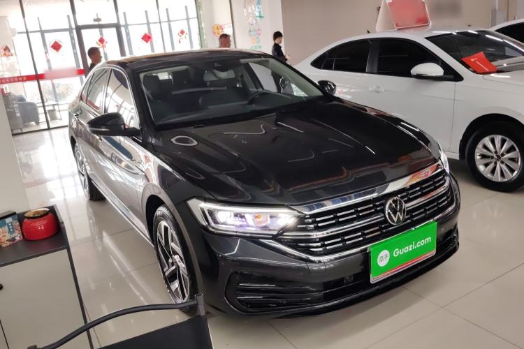 Used Volkswagen Sagitar 2023 300TSI DSG Excellence Edition Front Right 45 Deg