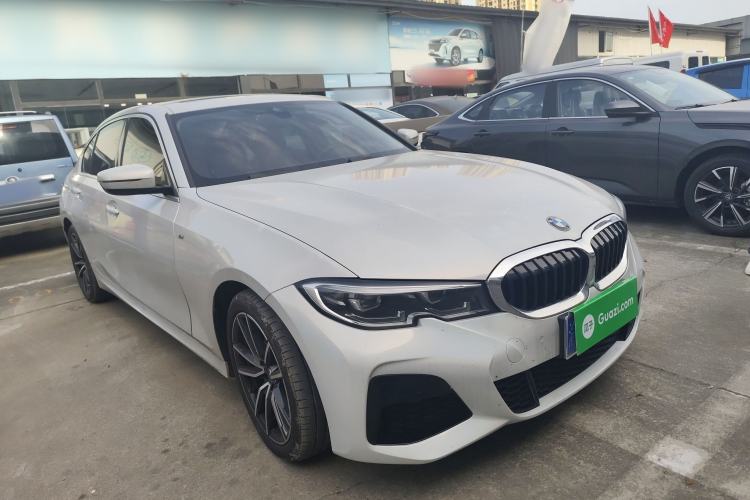 Used BMW 3 Series 2022 325Li M Sport Package Front Right 45 Deg