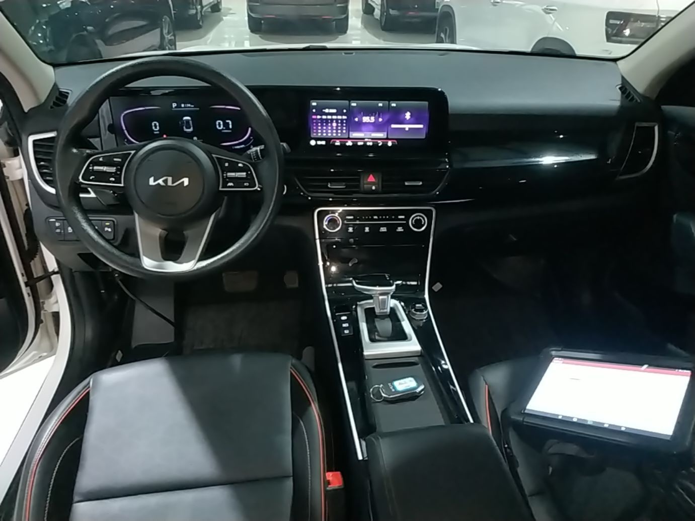 Kia Seltos 2023 1.5L CVT Luxury Edition - Luxury — снимка 12