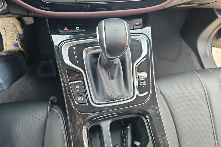 Used GAC Trumpchi M6 2023 PRO 270T DCT Luxury Edition Gear Lever