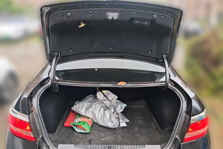 Used Buick GT 2010 GT 1.6L Automatic Fashion Edition Trunk