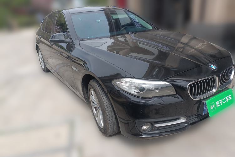 Used BMW 5 Series 2014 520Li Elegant Model Front Right 45 Deg