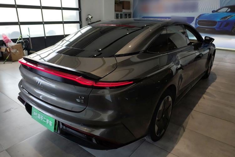 Used IM L7 2022 Dynamic Model Rear Right 45 Deg