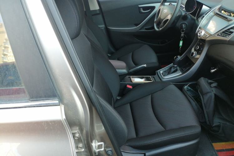 Used Hyundai Elantra (5th Generation / Langdong) 2016 1.6L Automatic Smart Version
