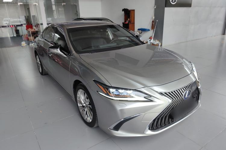Used Lexus ES 2020 300h Executive Edition
