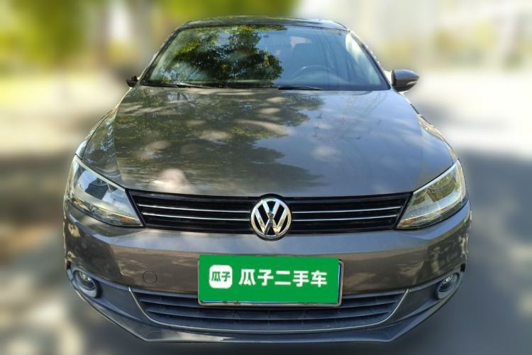 Used Volkswagen Sagitar 2012 1.6L Manual Comfort Model Front