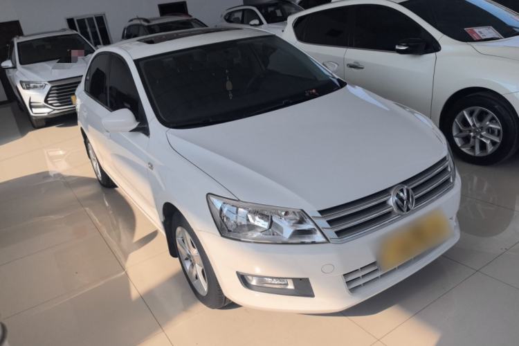 Used Volkswagen Santana 2015 1.6L Manual Comfort Edition Front Right 45 Deg