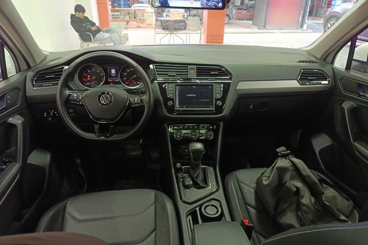 Used Volkswagen Tiguan L 2017 330TSI Automatic Two-Wheel Drive Luxury Edition
