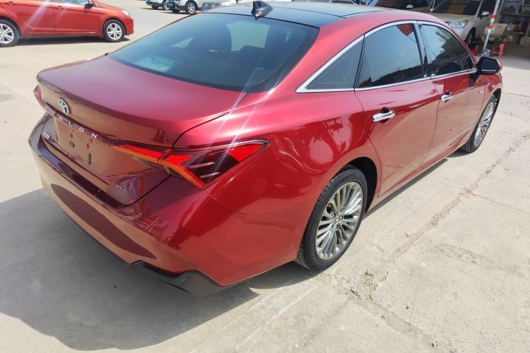 Used Toyota Avalon 2019 Dual-Engine 2.5L XLE Prestige Version China V Standard
