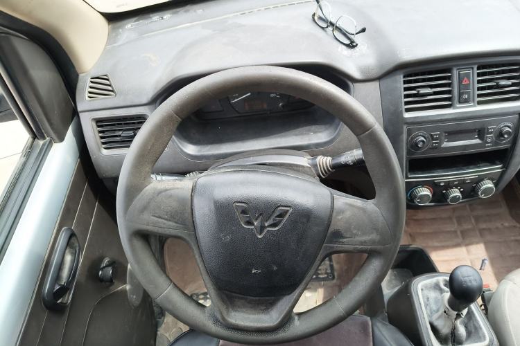 Used Wuling Rongguang 2014 1.2L S Base Model