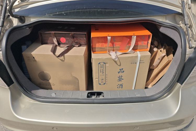 Used Volvo S40 2011 2.0L Automatic Zhiya Edition Trunk